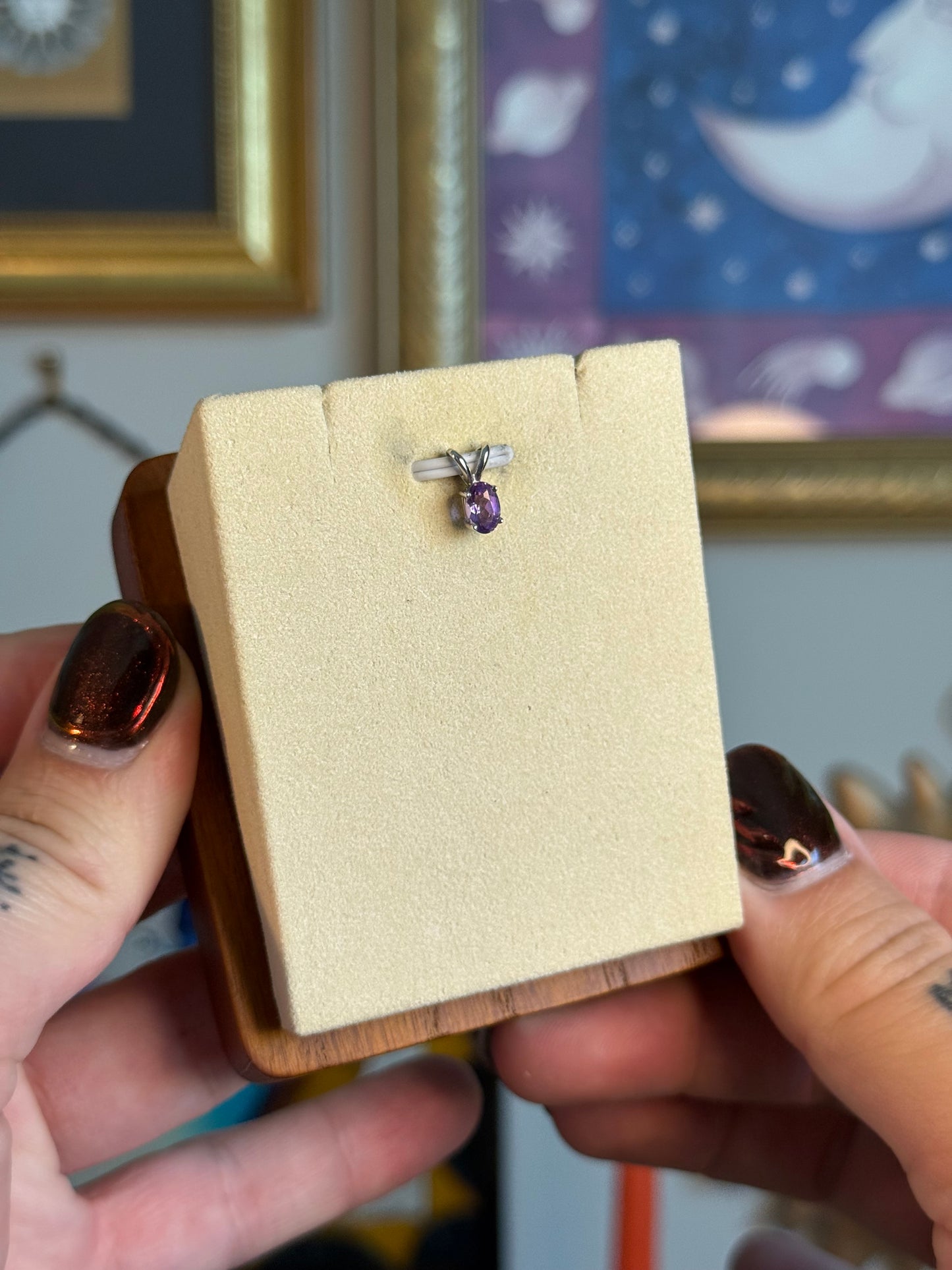 White gold amethyst pendant