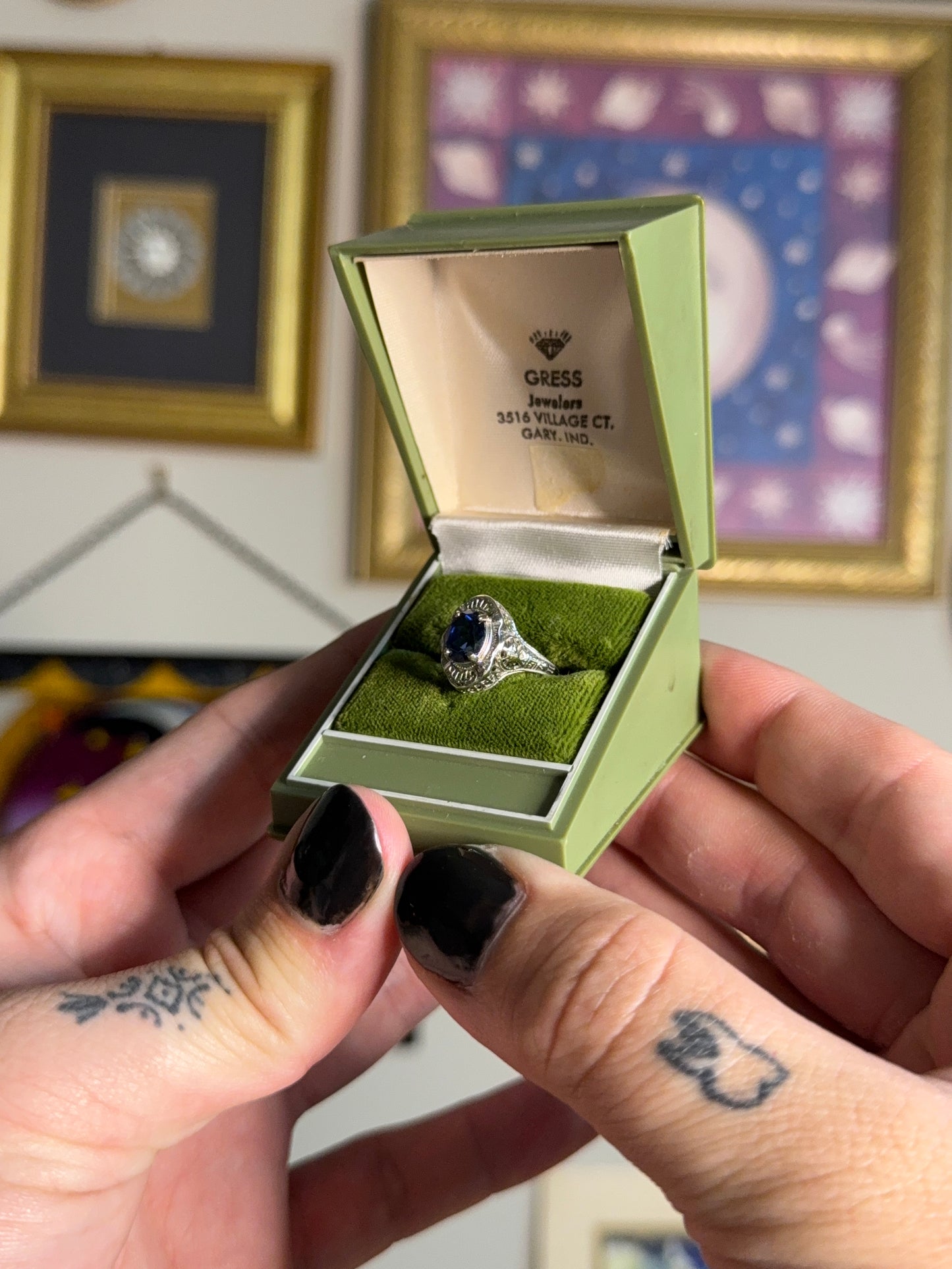White gold sapphire filigree ring