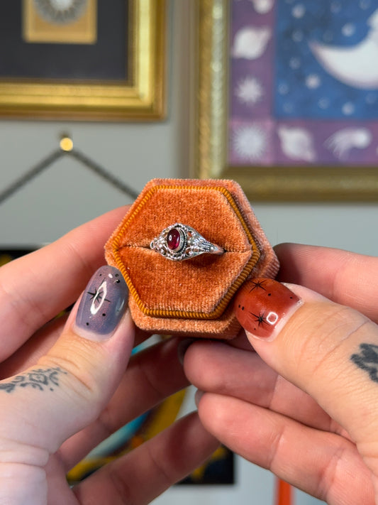 Detailed Garnet band