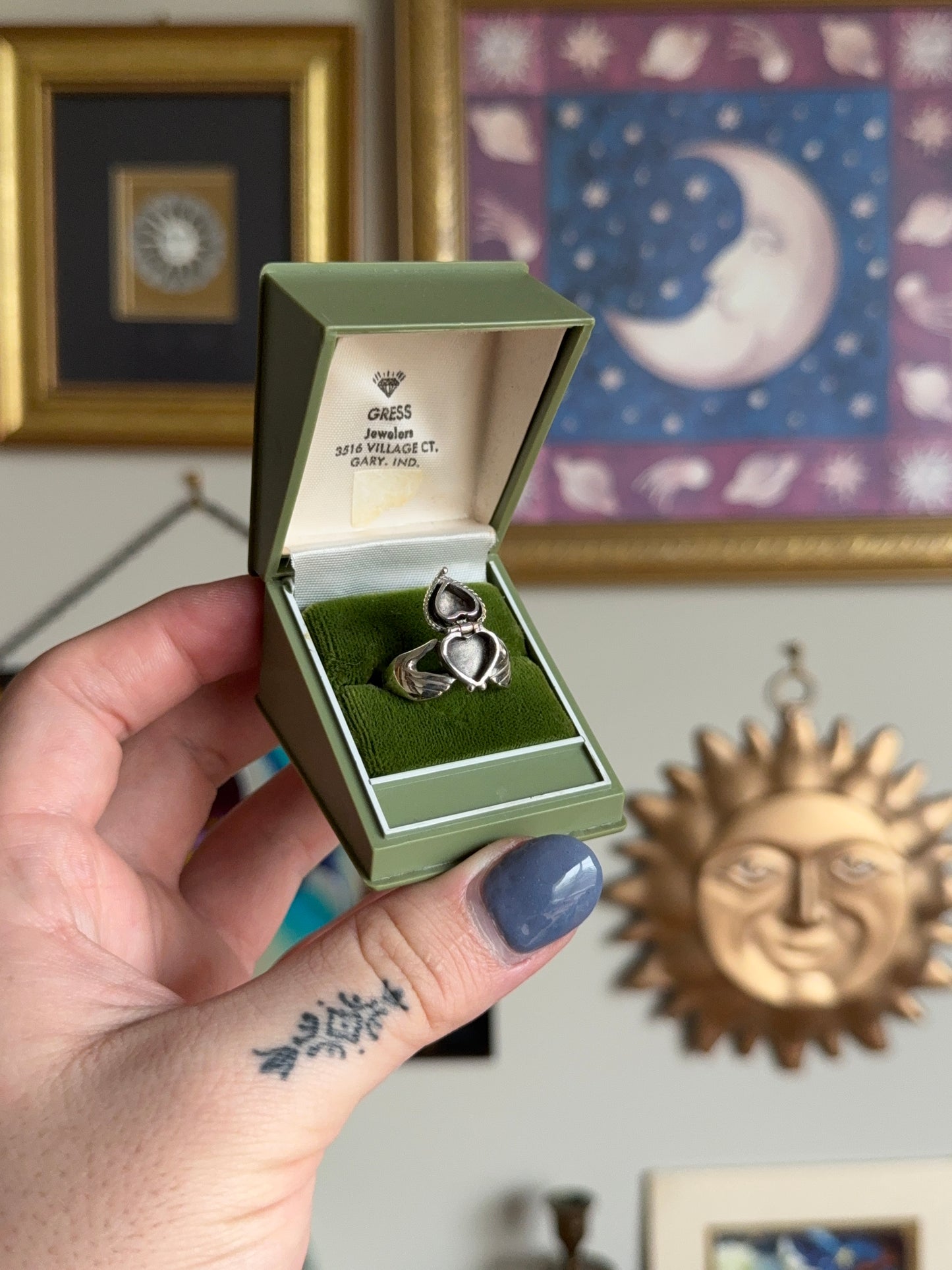 Claddagh Poison ring