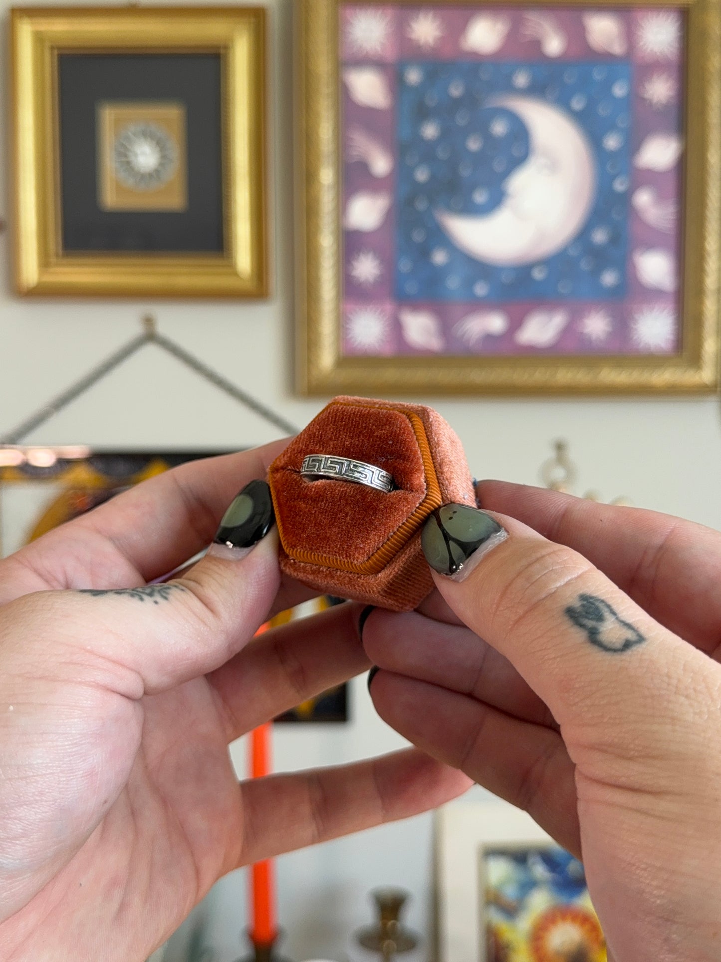 Small thin detailed band