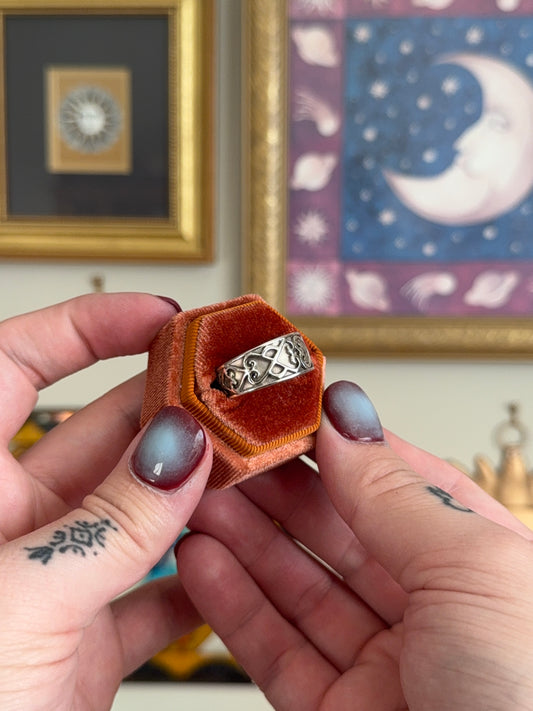Chunky detailed band