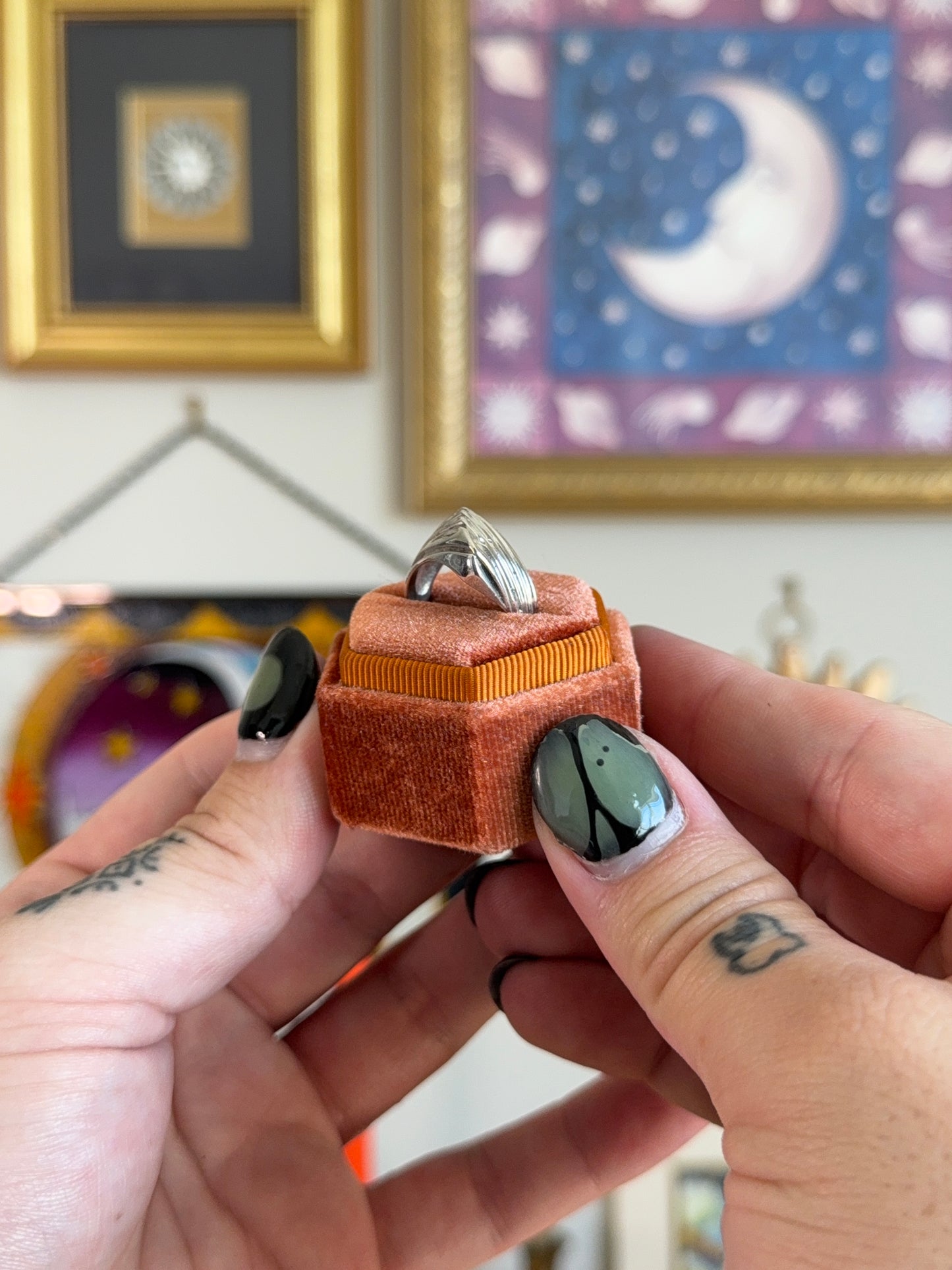 Textured raised ring