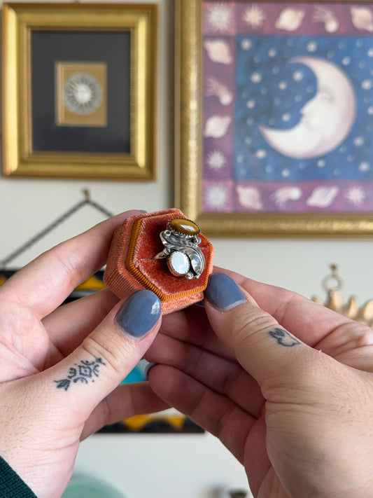 Mother of pearl & tigers eye leaf motif ring