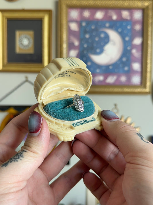 White gold Rectangular Art deco shield ring