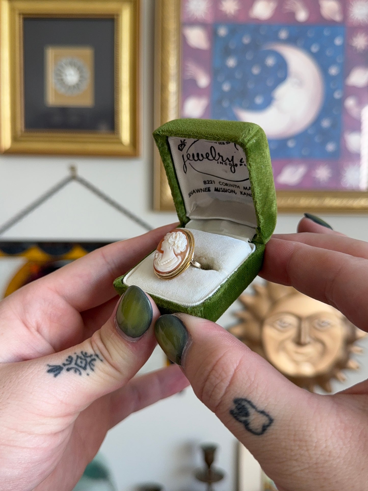 Yellow Gold cameo ring