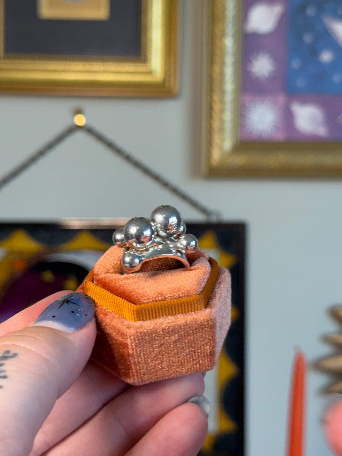 Modernist bubble ring