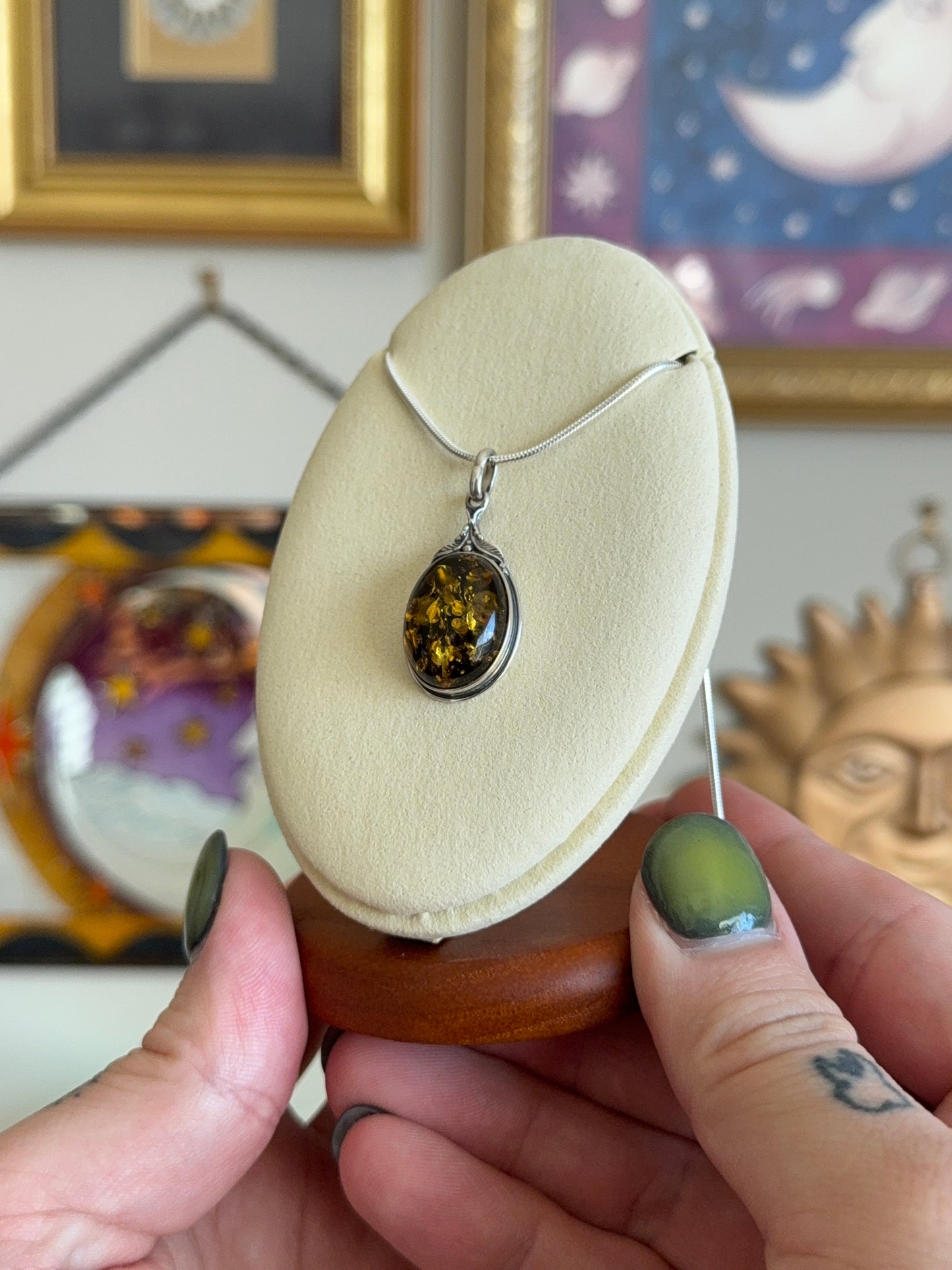 Oval yellow amber necklace