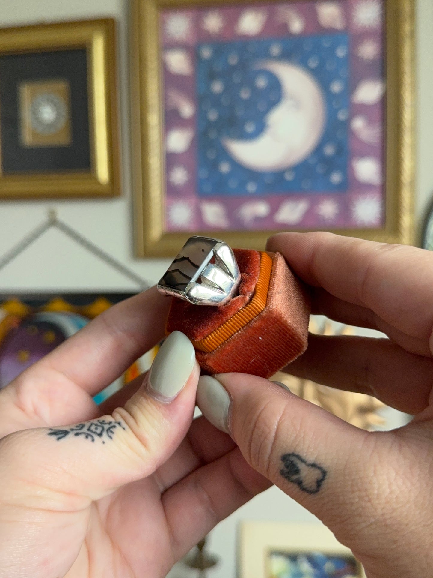 Rectangular agate signet