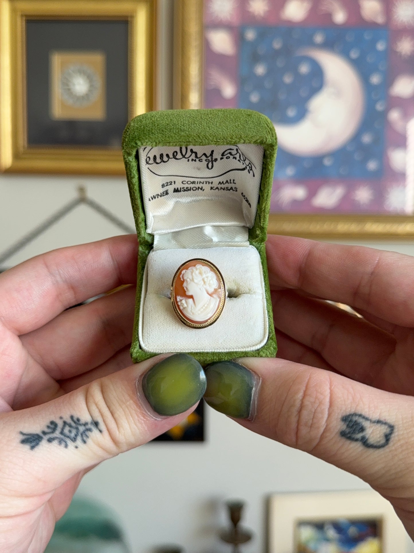 Yellow Gold cameo ring