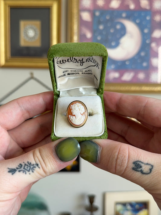 Yellow Gold cameo ring