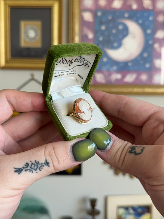 Yellow Gold cameo ring