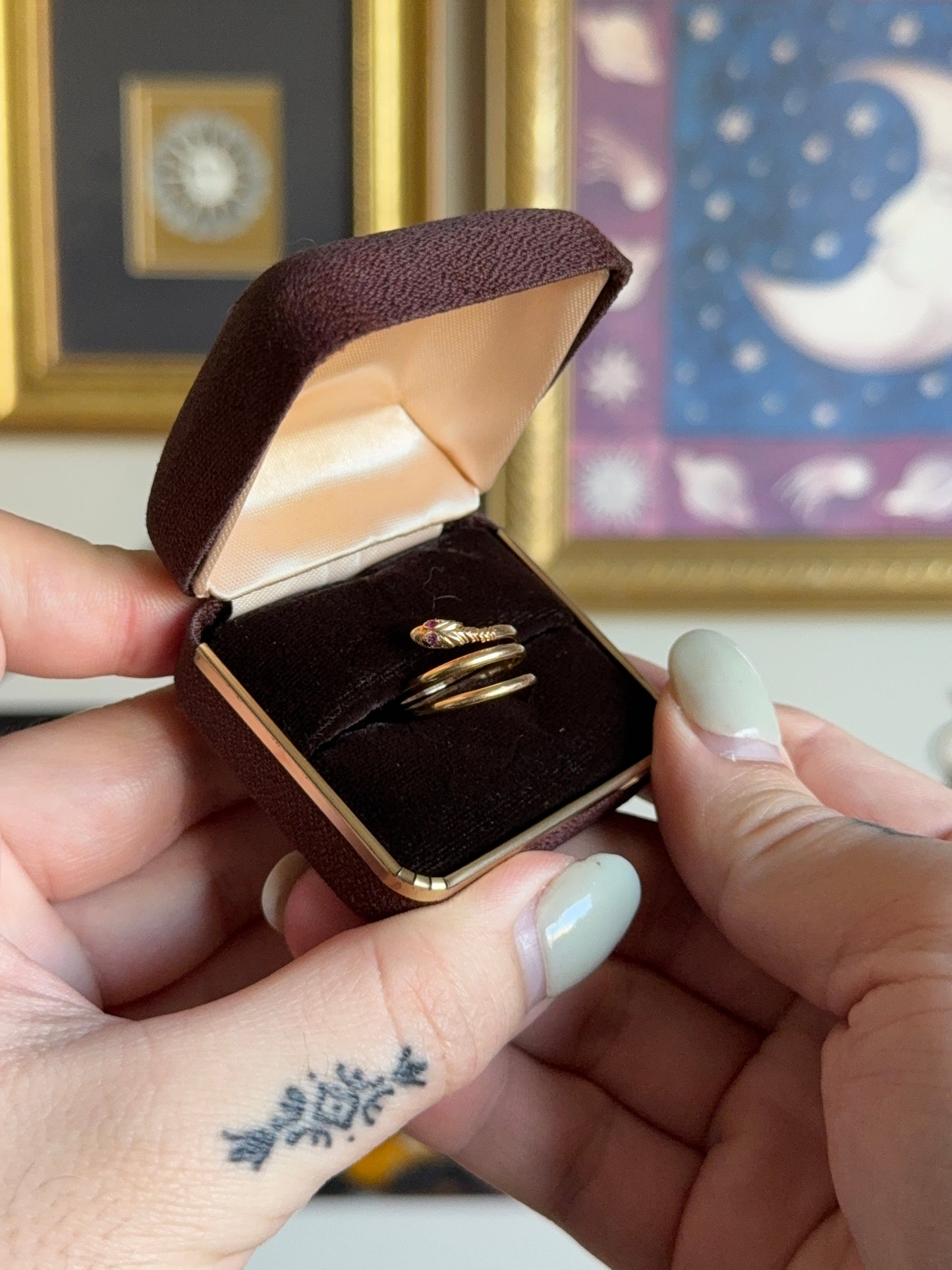 Gold antique snake ring