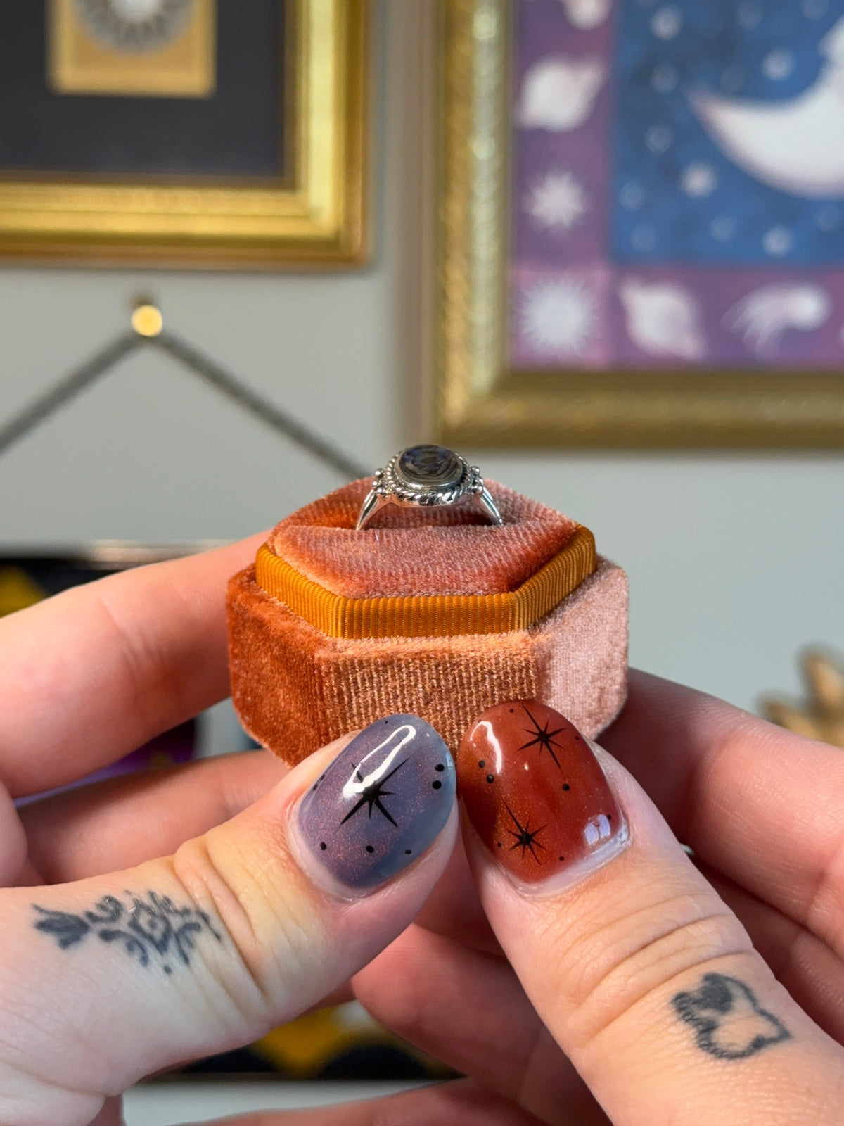 Abalone oval ring