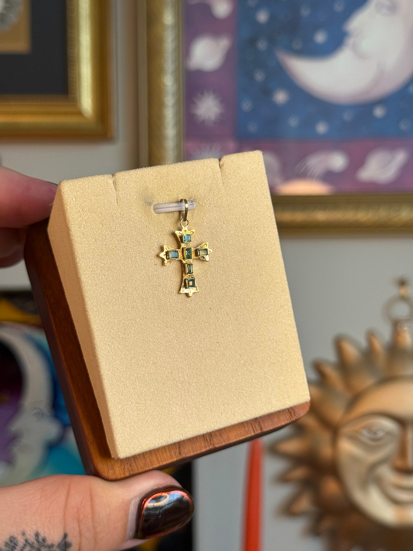 Emerald cross