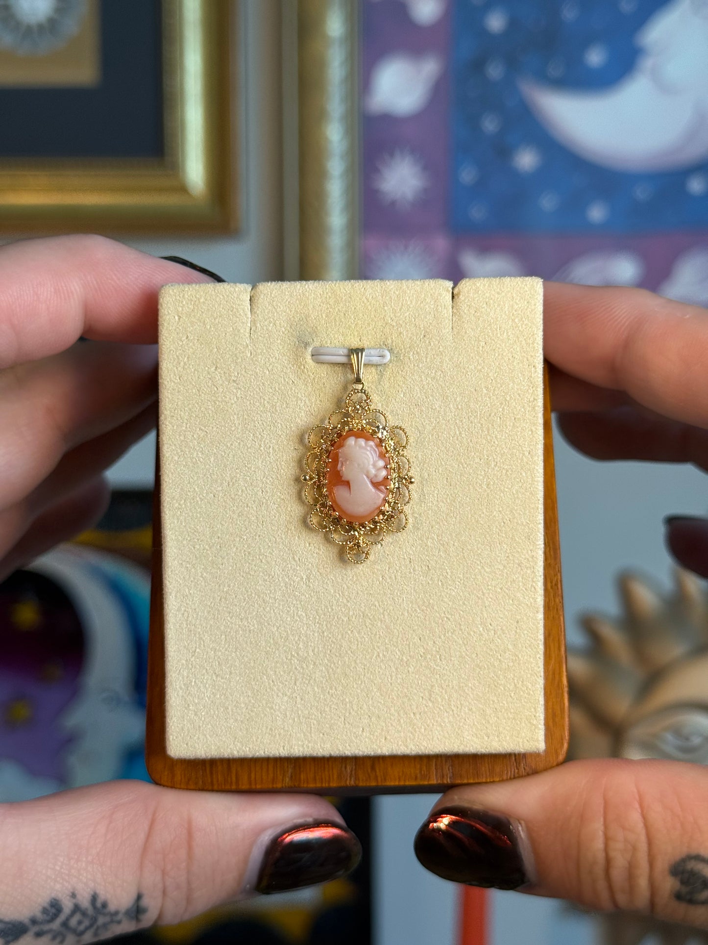 Ornate detailed cameo pendant