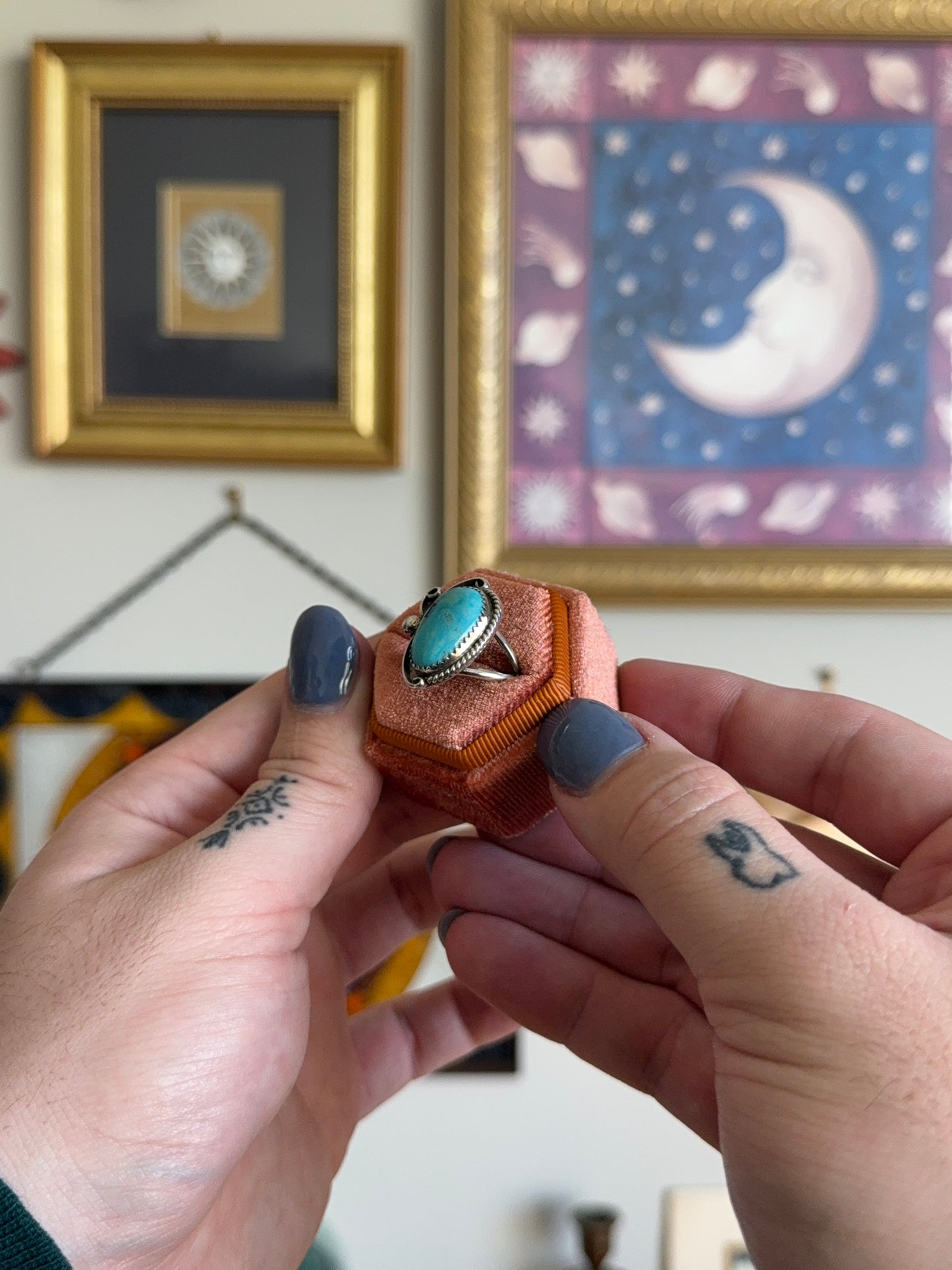 Round turquoise ring