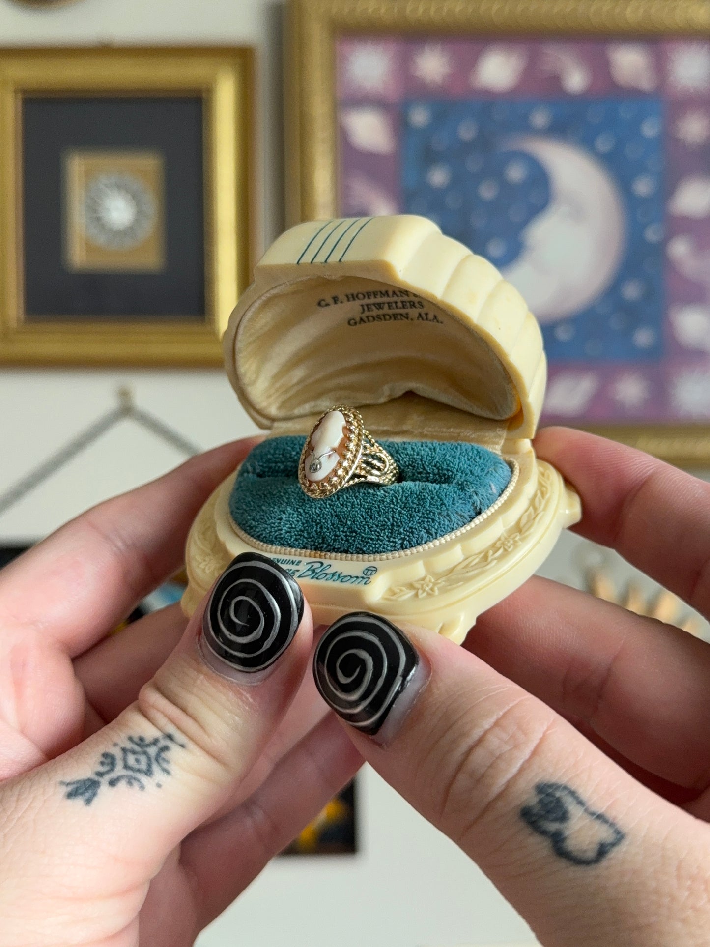 Elongated Cameo with necklace motif ring