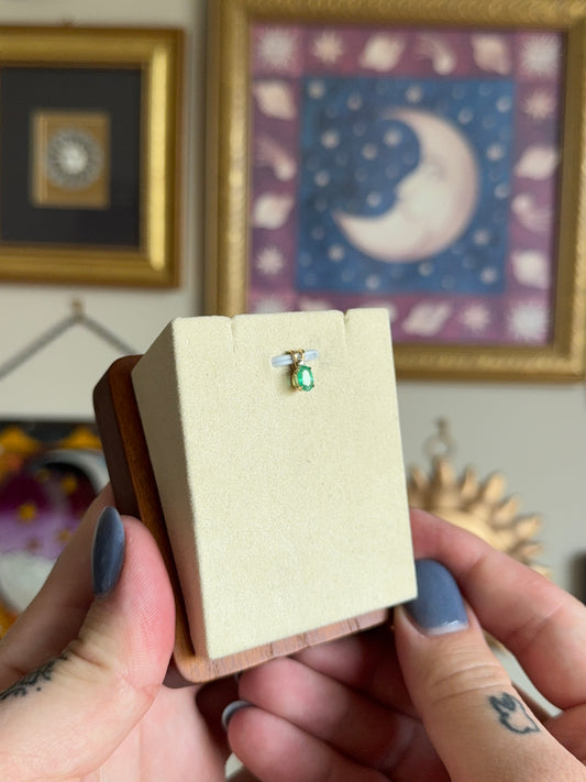 Emerald oval pendant