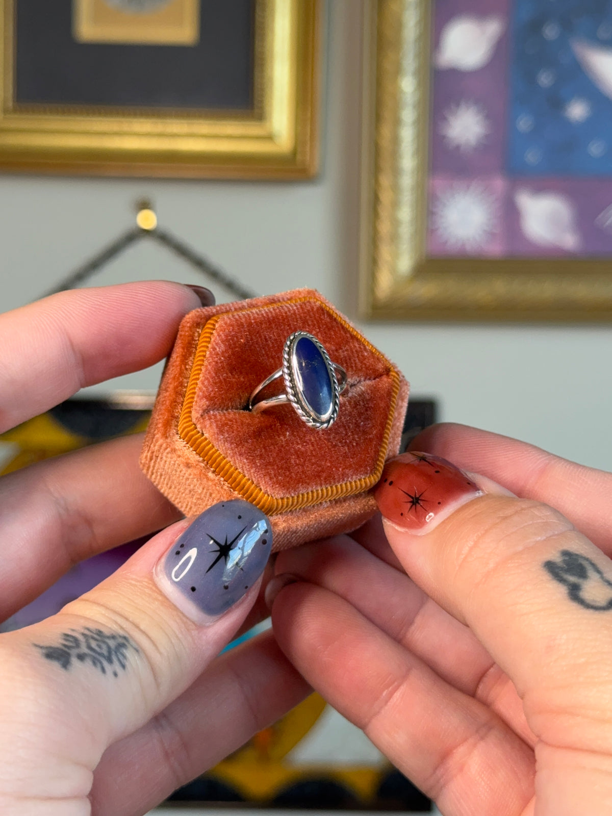 Oval lapis ring