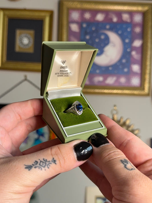 White gold sapphire filigree ring