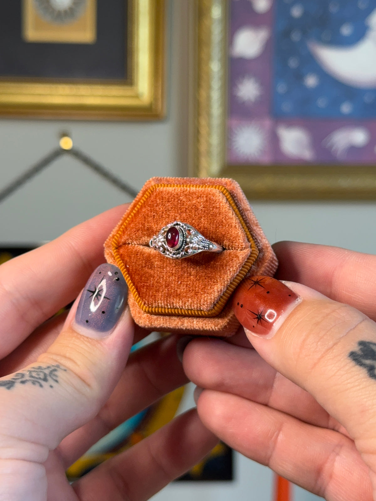 Detailed Garnet band