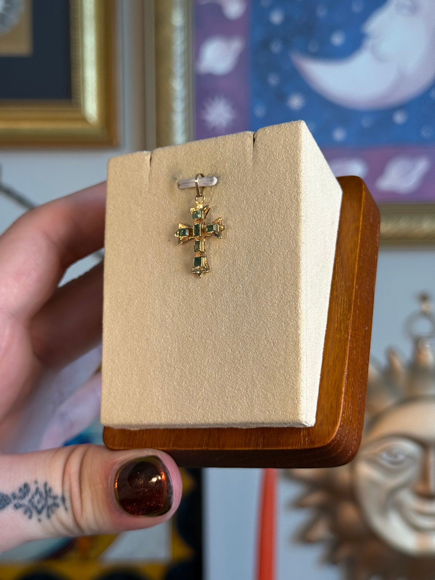 Emerald cross