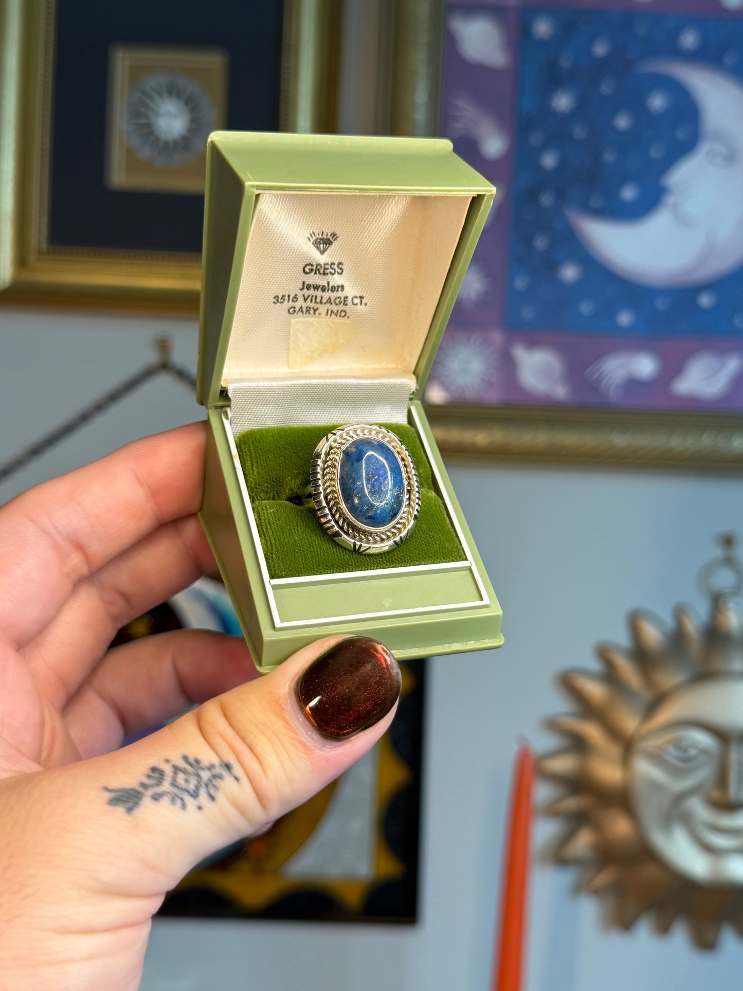 Lapis cabochon detailed ring
