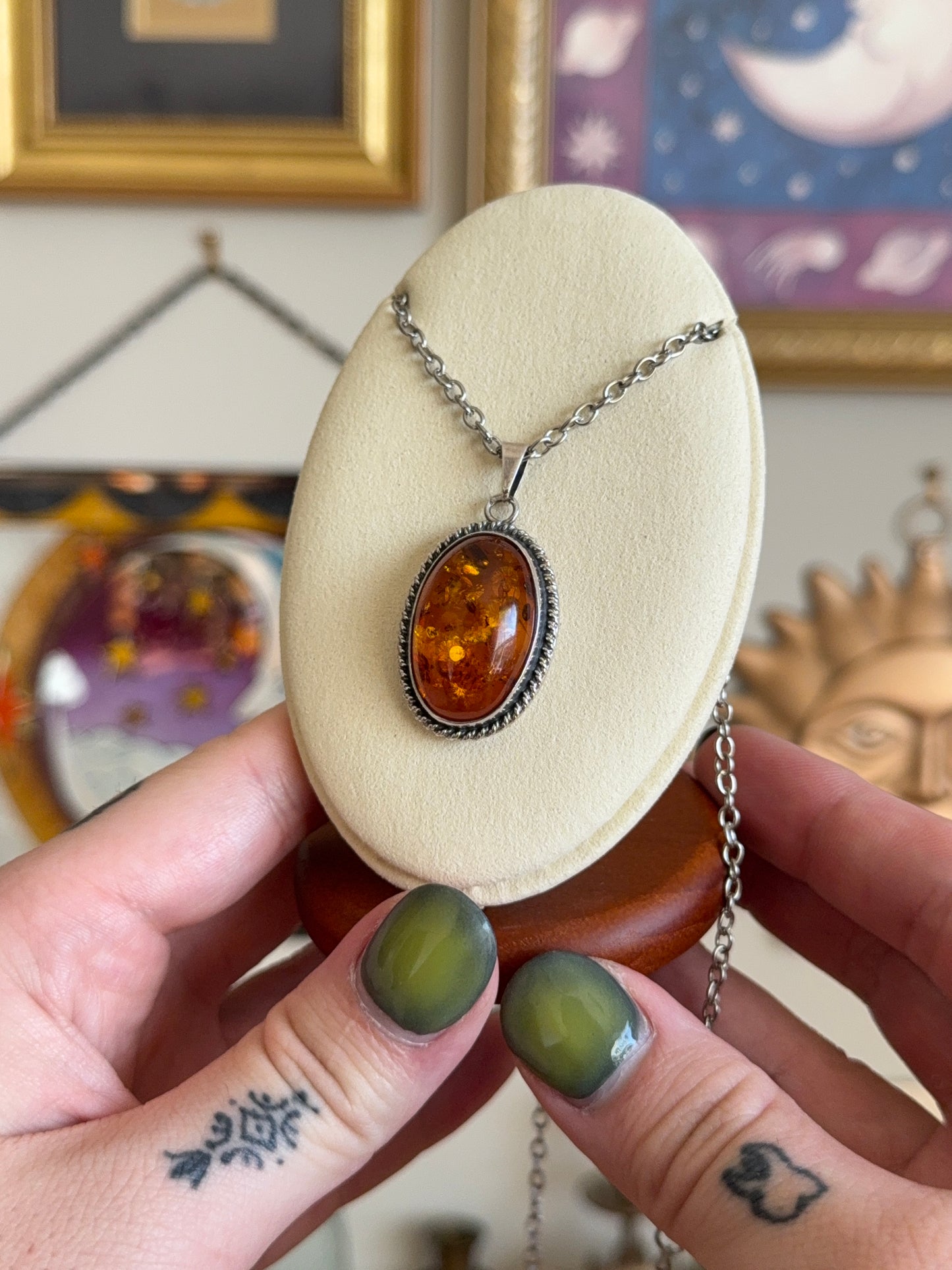 Large oval Amber necklace