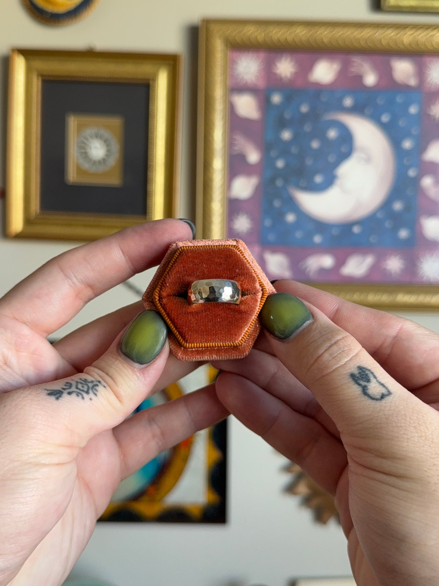 Hammered band