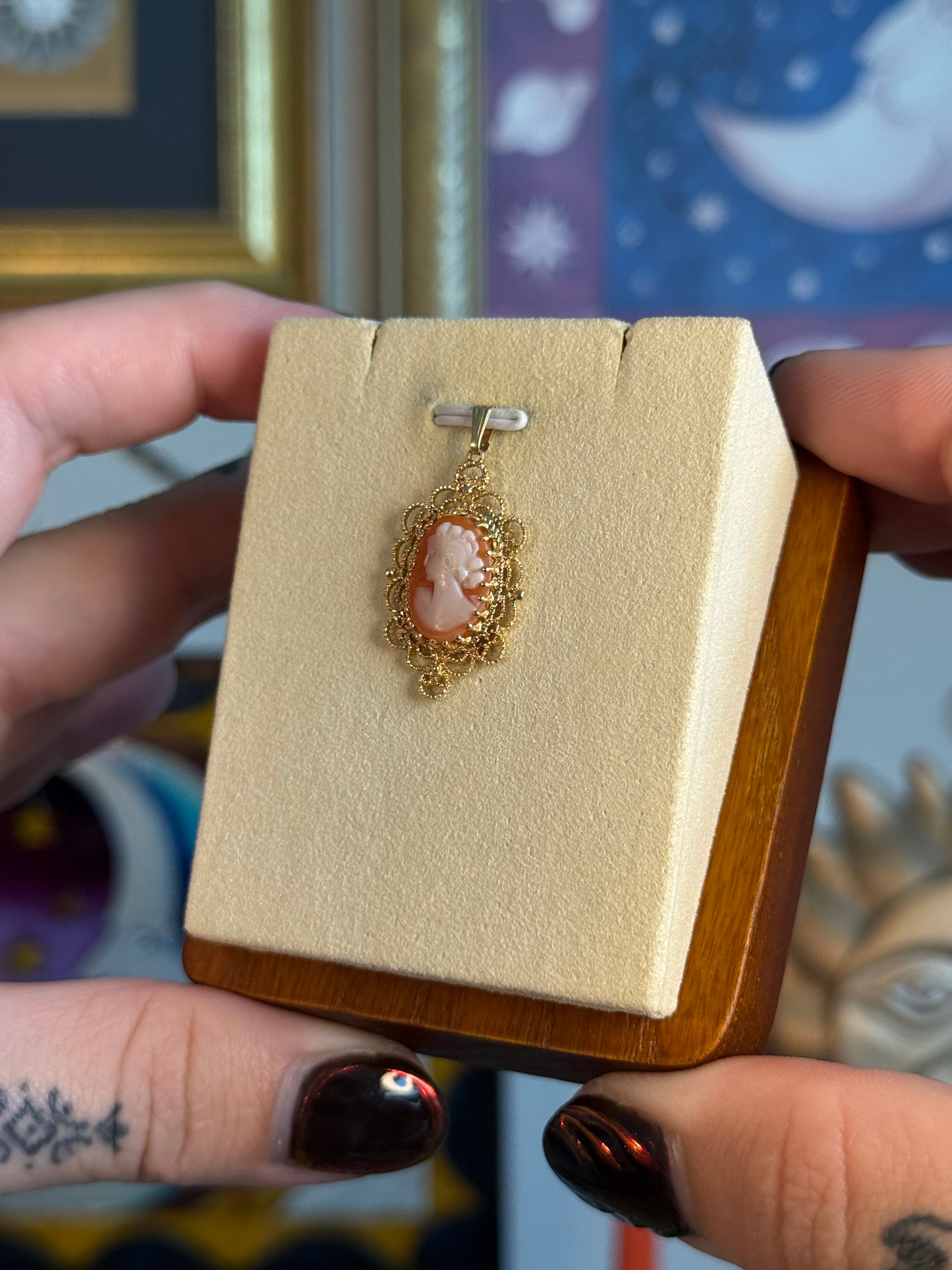Ornate detailed cameo pendant
