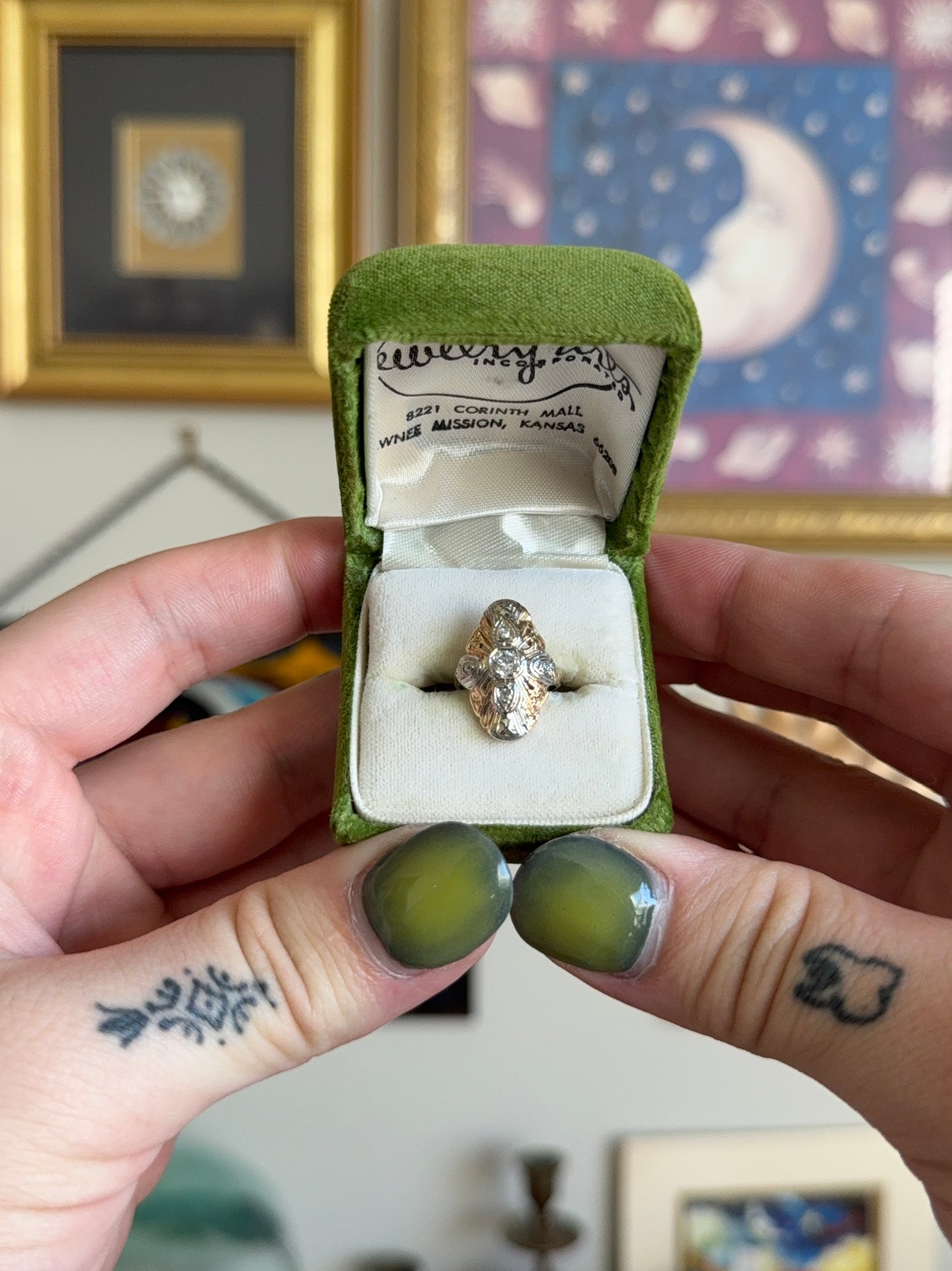 Antique two tone gold shield ring