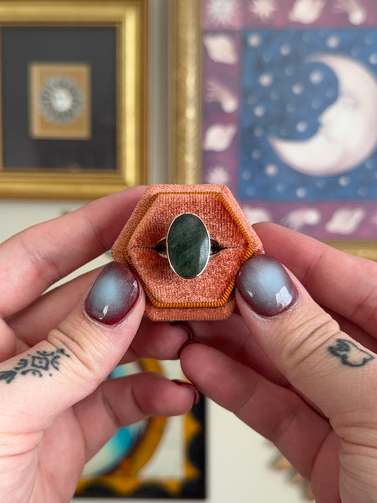 Green quartz oval ring