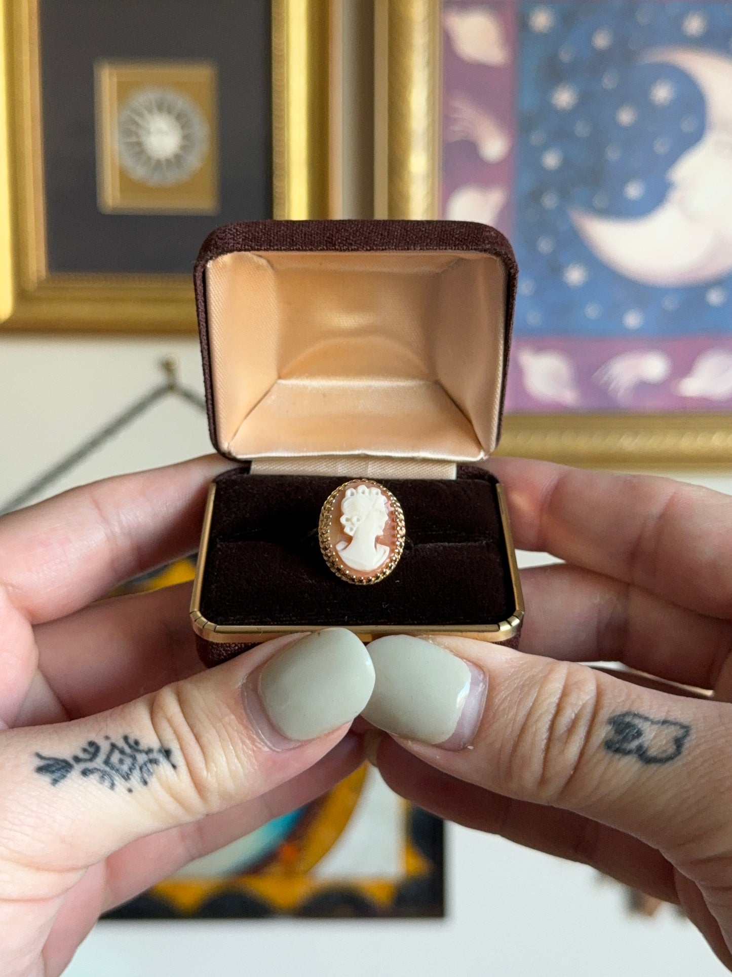 Gold cameo ring