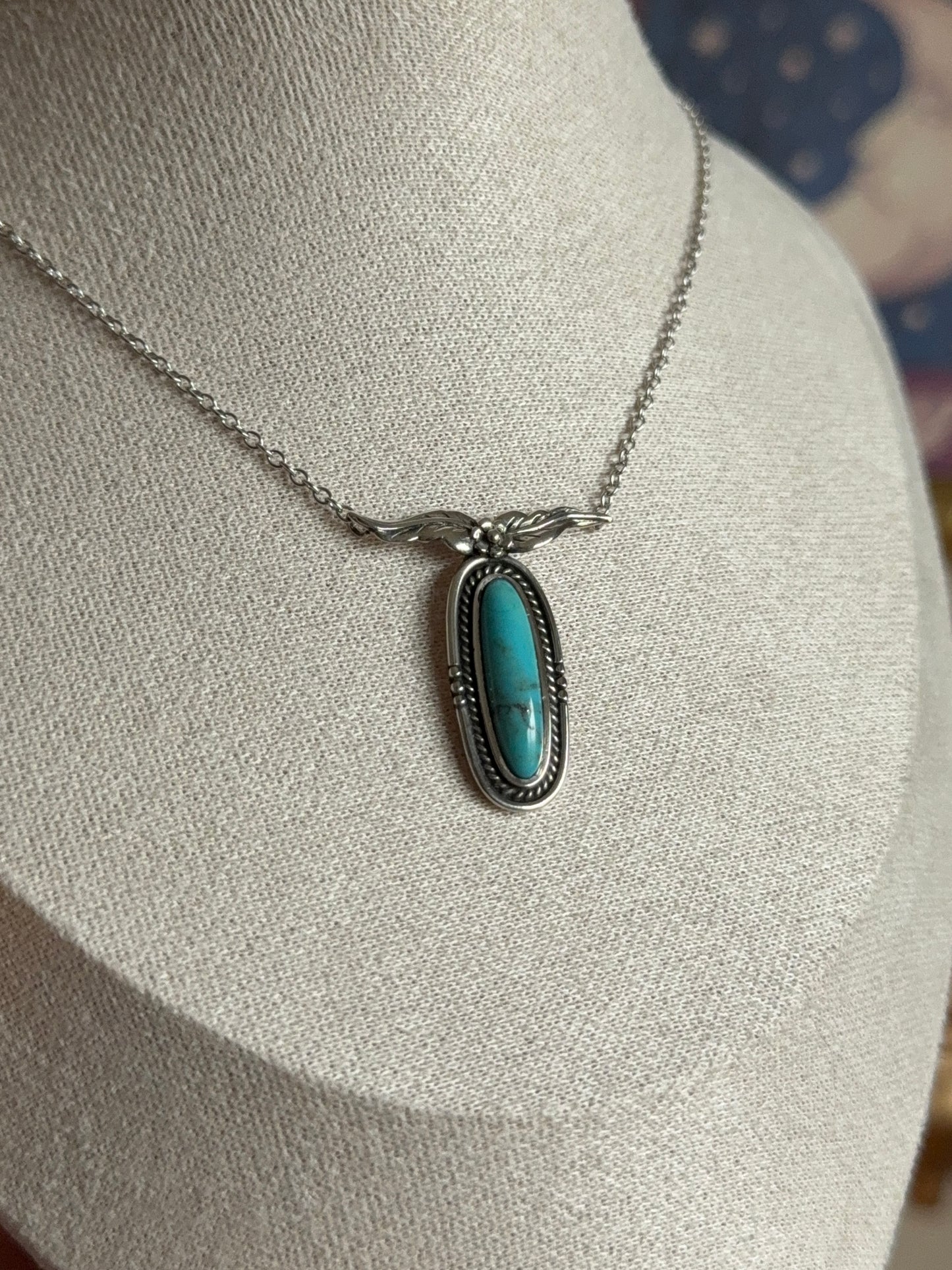 Silver turquoise oval necklace