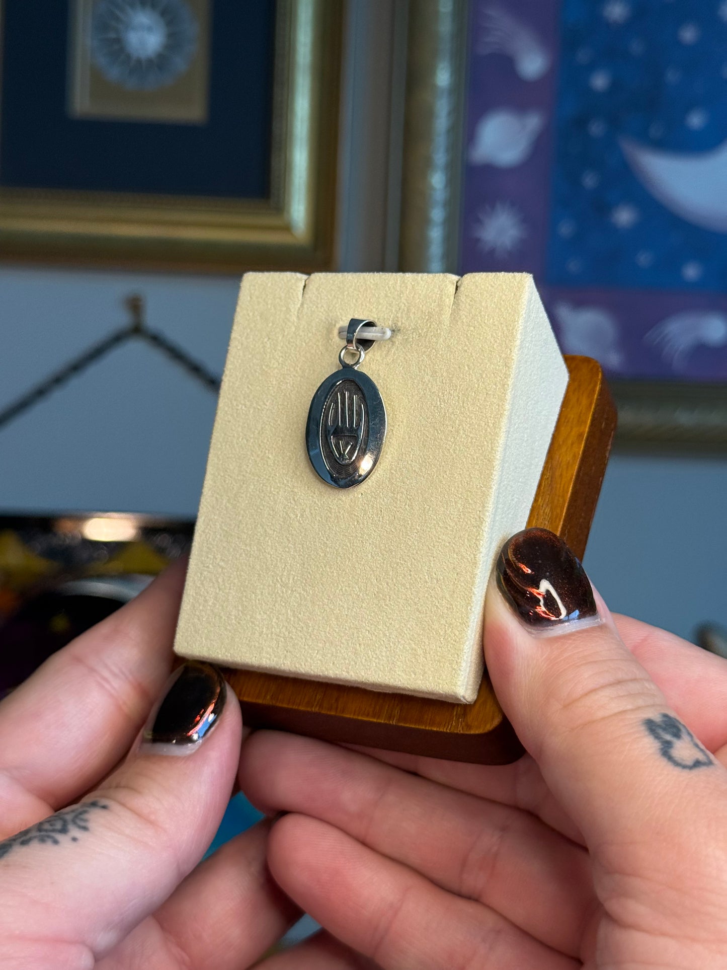 Bear claw pendant