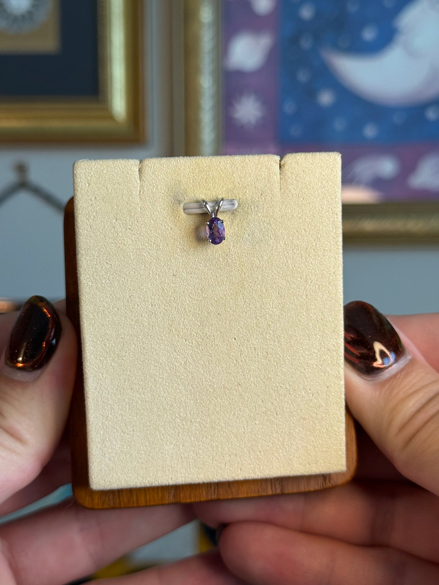 White gold amethyst pendant