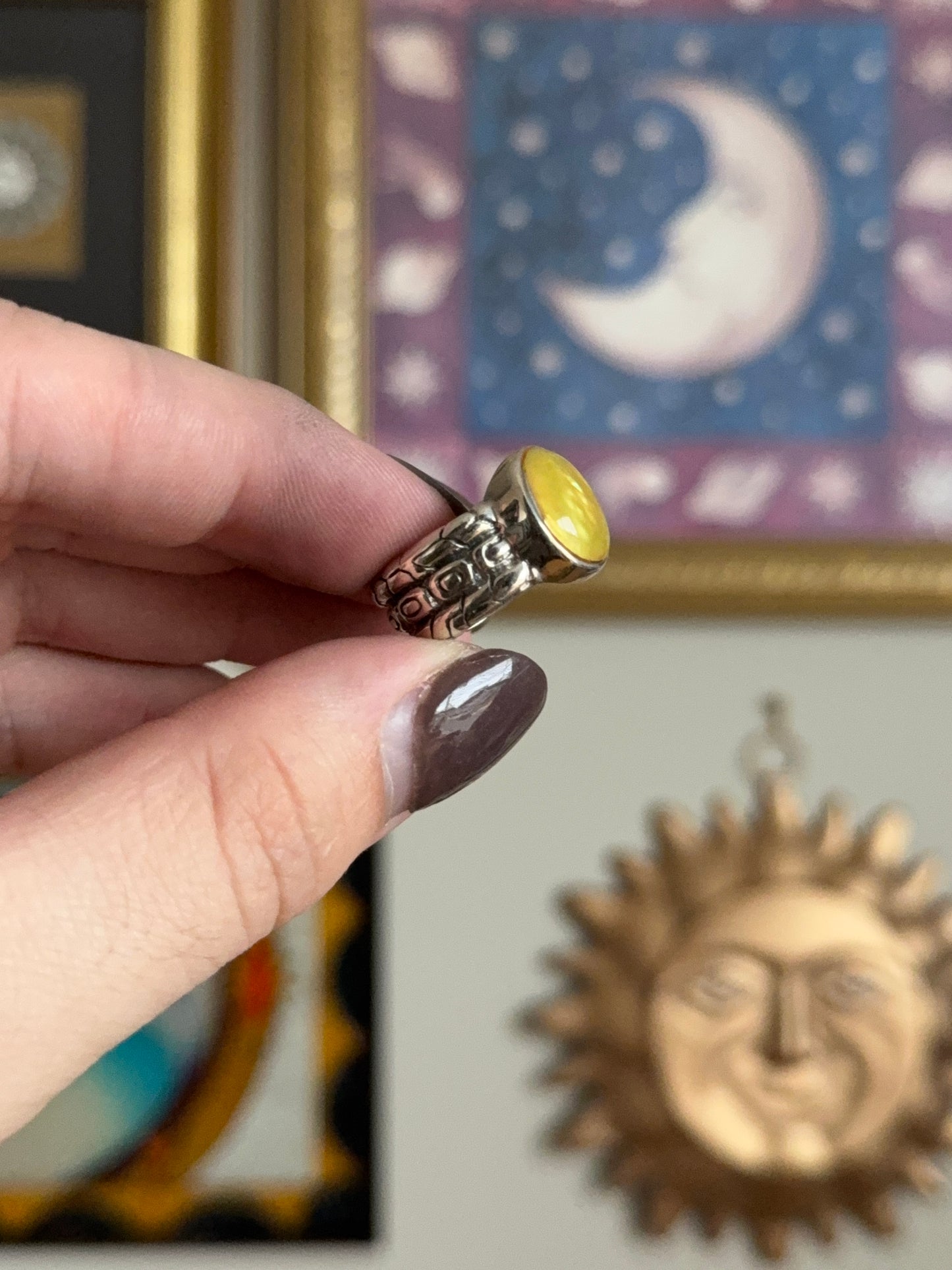 Sterling Silver dyed mother of pearl ring