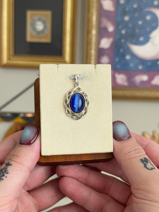 Blue cat eye pendant
