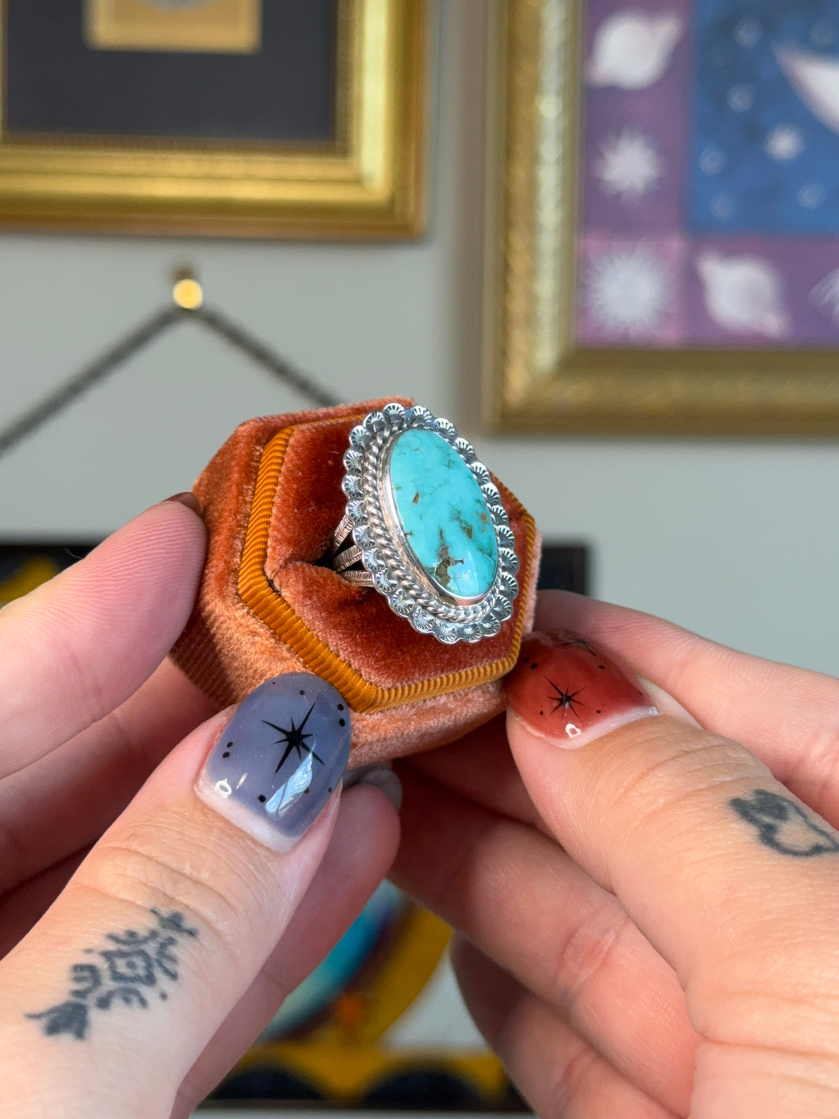 Large oval turquoise ring with scalloped edges