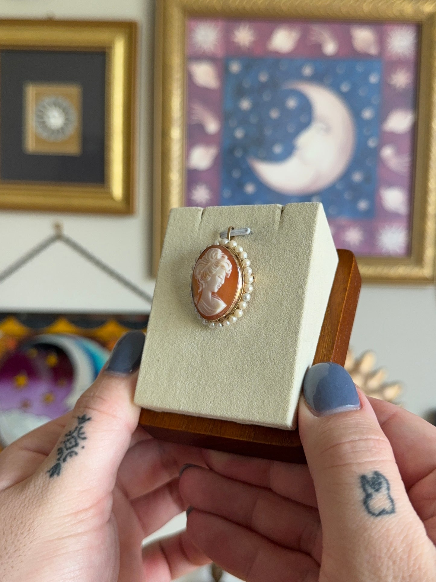Cameo with pearls pendant