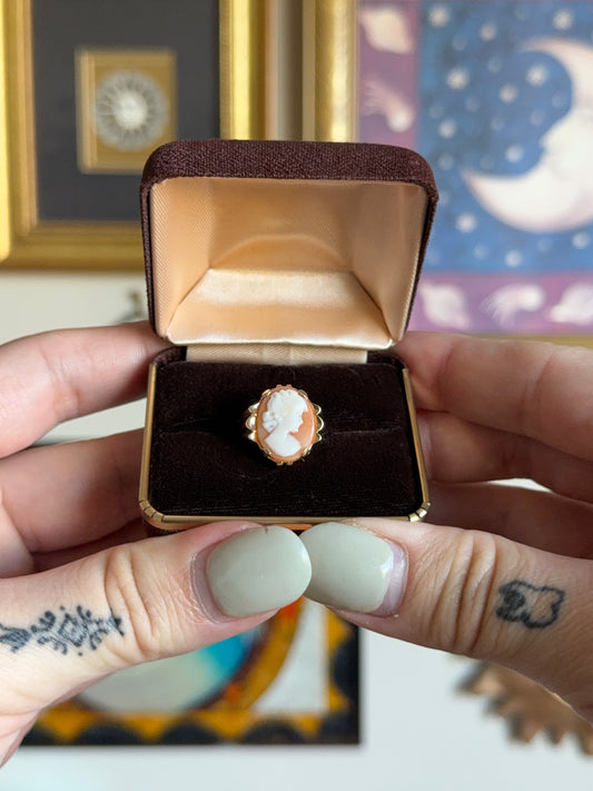 Smaller Gold cameo ring