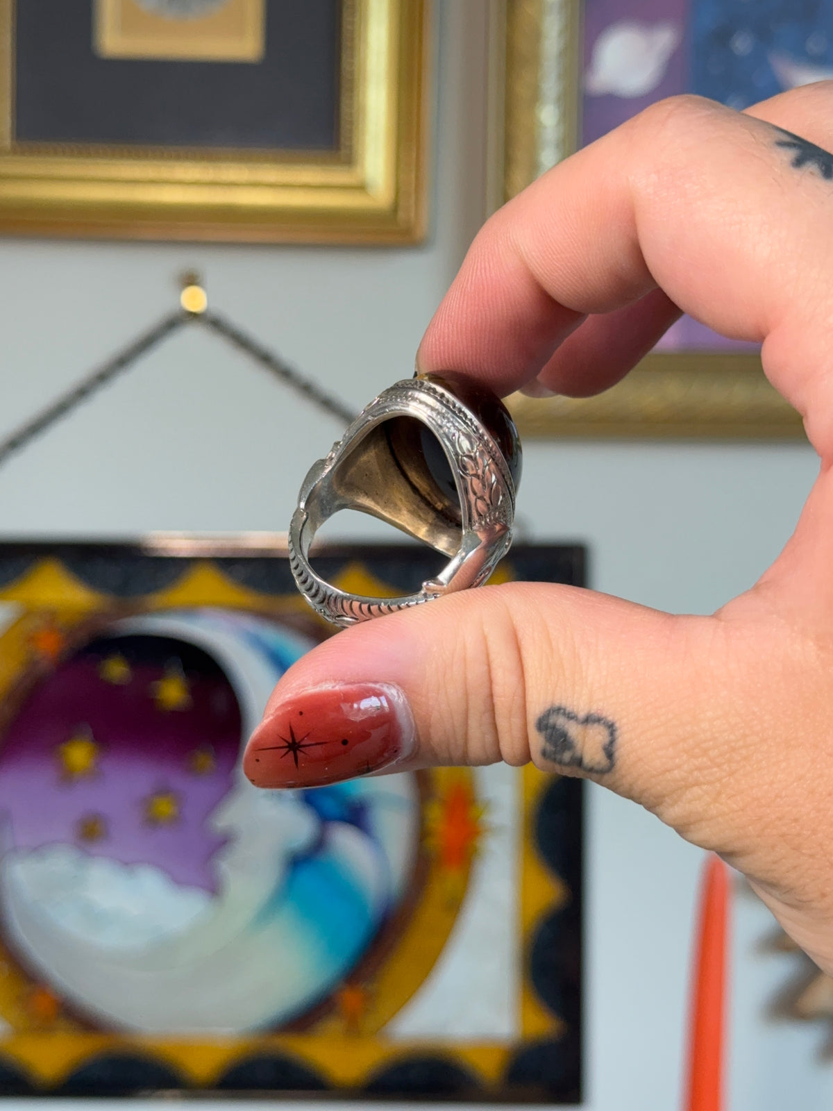 Yemeni Agate Cabochon signet with bird motif