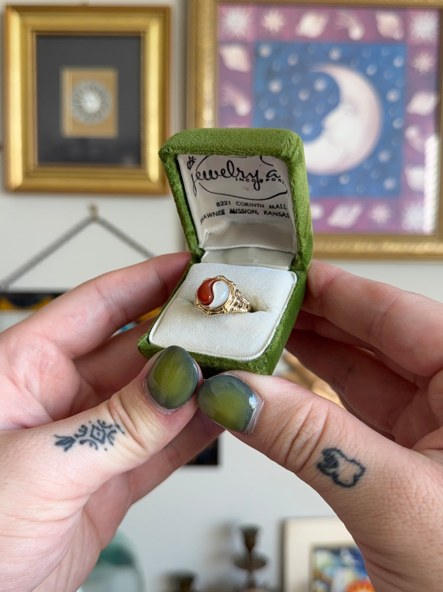 Yellow gold Yin & Yang ring