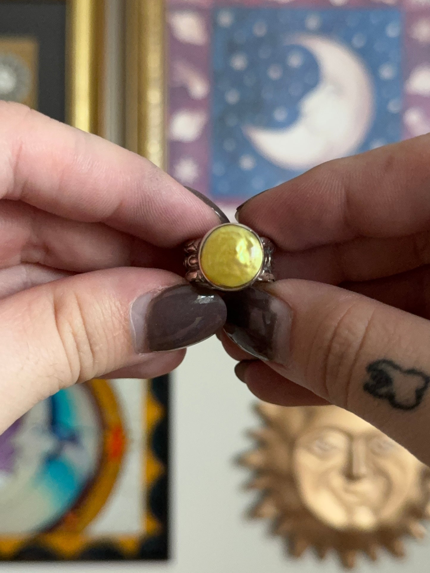 Sterling Silver dyed mother of pearl ring