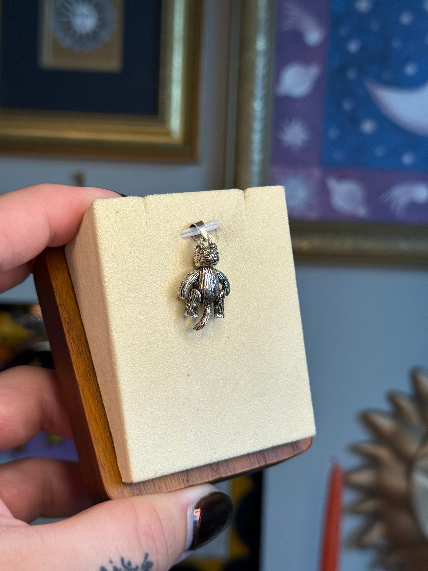 Cat pendant