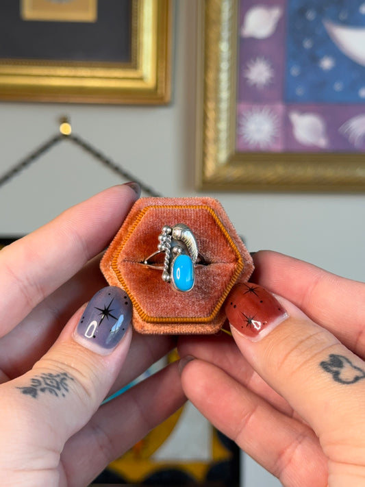 Oval Turquoise ring with leaf motif