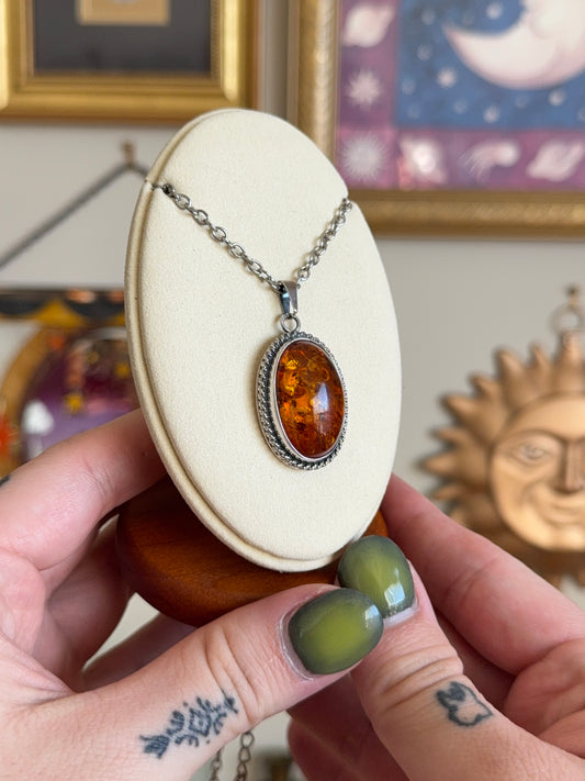 Large oval Amber necklace