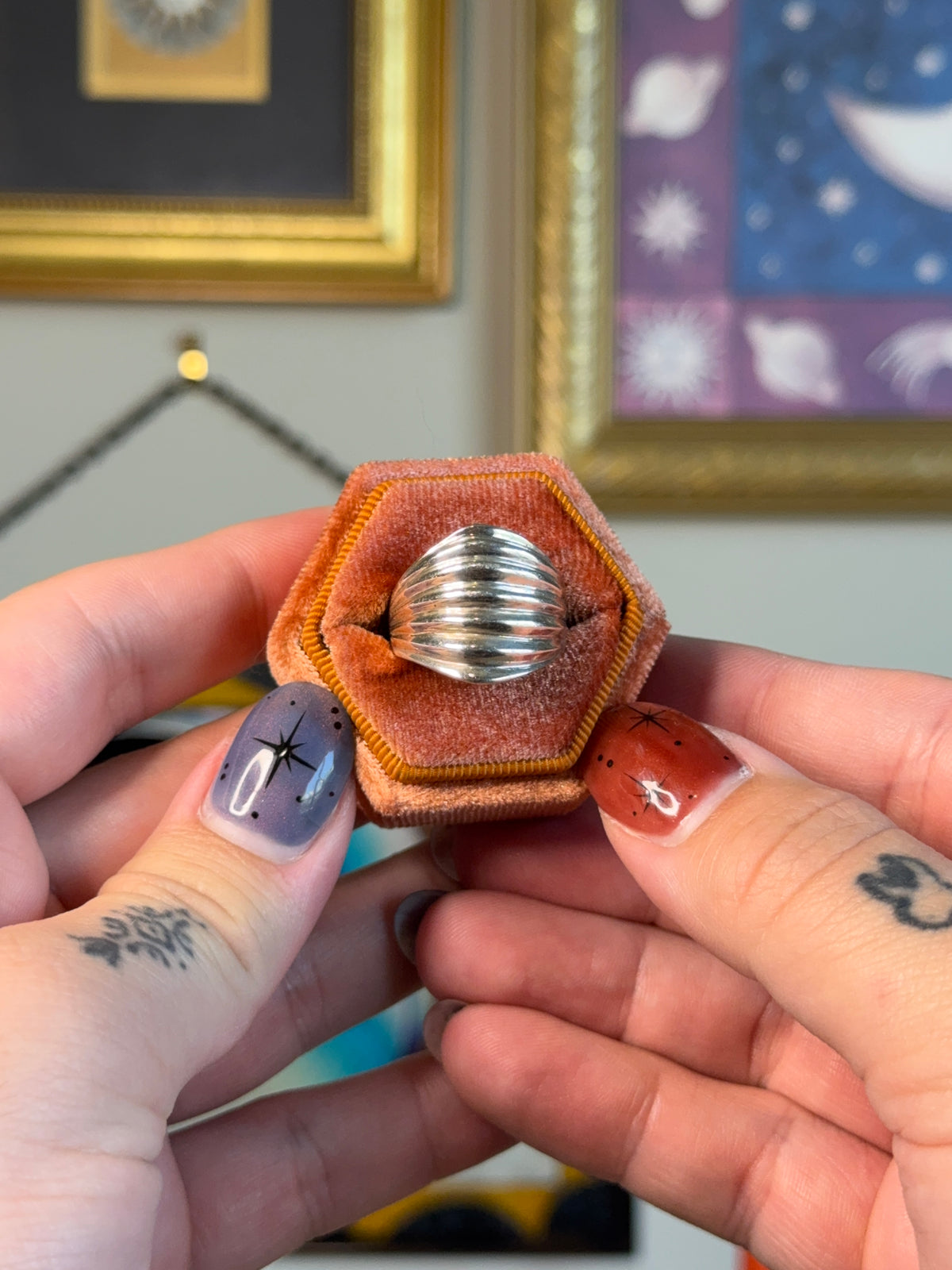 Textured ribbed ring