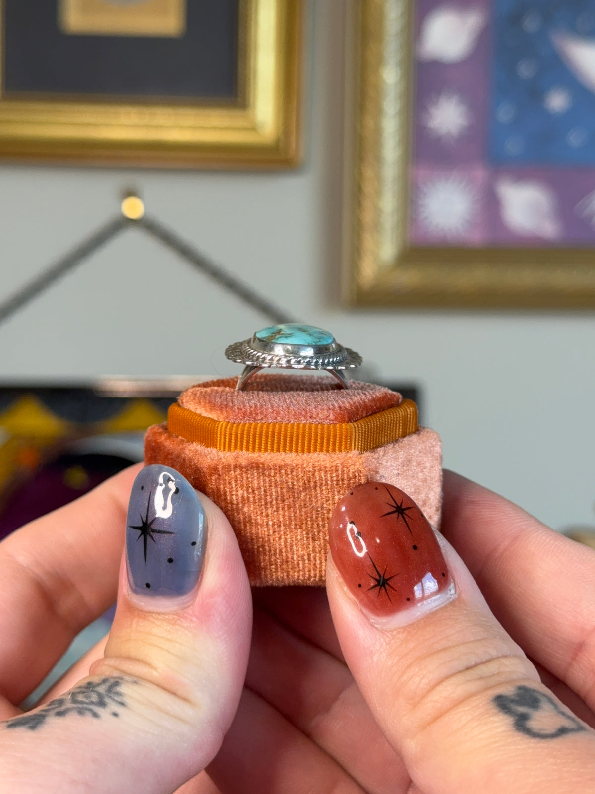 Large oval turquoise ring with scalloped edges